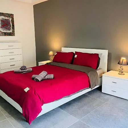 Seaview Apartment- Valletta Views - 8, 49 Tigne Point Mansions *