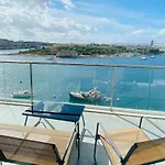 Seaview Apartment- Valletta Views - 8, 49 Tigne Point Mansions