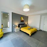 Seaview Apartment- Valletta Views - 8, 49 Tigne Point Mansions Appartamento *