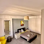 Seaview Apartment- Valletta Views - 8, 49 Tigne Point Mansions Apartamento Sliema