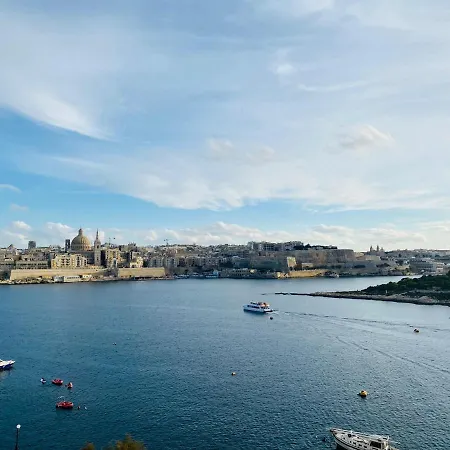 Sliema Seaview Apartment- Valletta Views - APT 8, 49 Tigne Point Mansions * Sliema