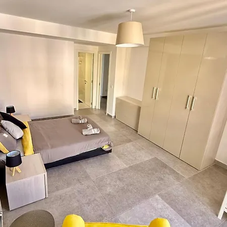 Seaview Apartment- Valletta Views - 8, 49 Tigne Point Mansions