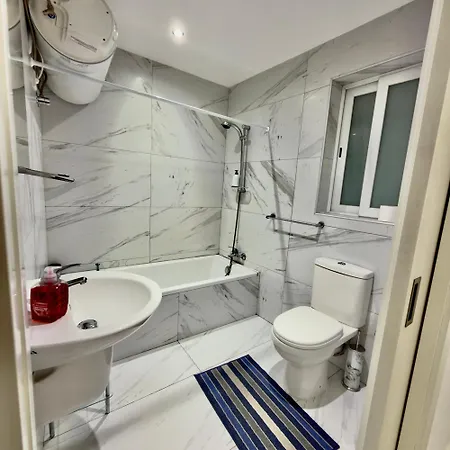 Seaview Apartment- Valletta Views - 8, 49 Tigne Point Mansions Apartmán Sliema