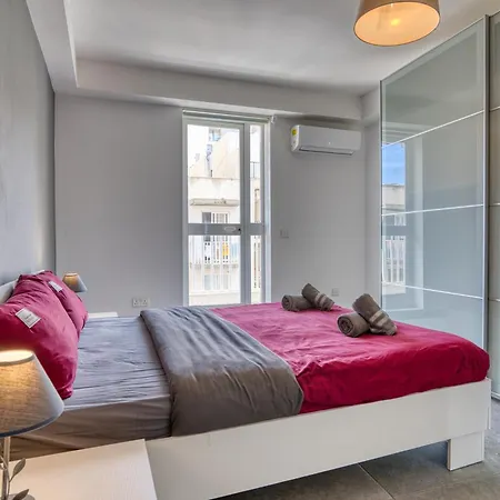 Seaview Apartment, 49 Tigne Mansions 8 アパート