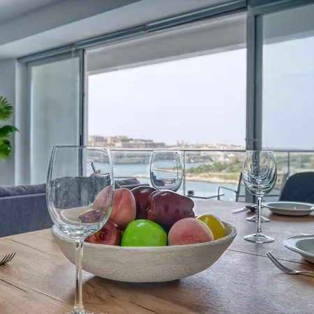 アパート Seaview Apartment, 49 Tigne Mansions 8 *