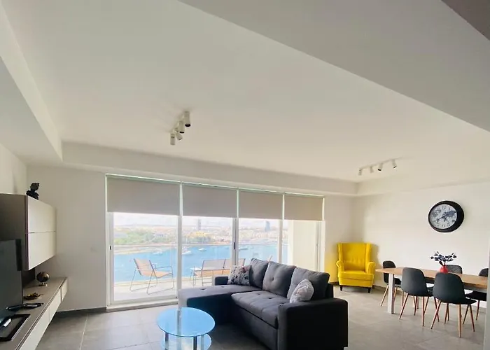 Seaview Apartment- Valletta Views - 8, 49 Tigne Point Mansions 公寓 斯利马