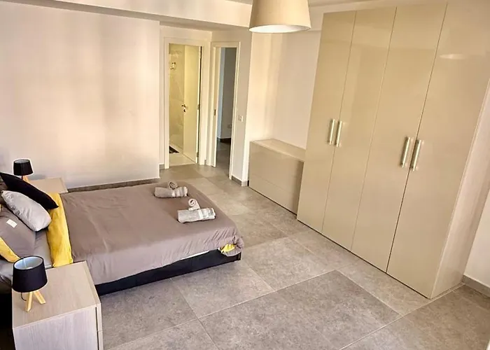 Seaview Apartment- Valletta Views - 8, 49 Tigne Point Mansions