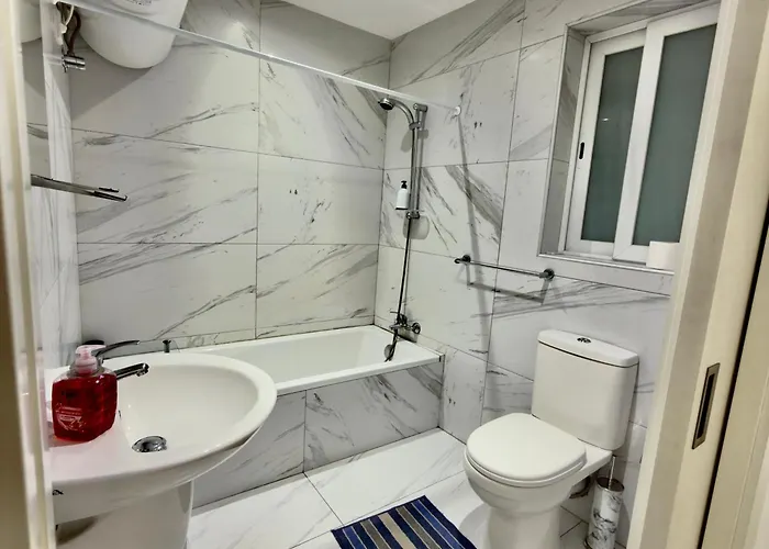 Seaview Apartment- Valletta Views - 8, 49 Tigne Point Mansions Apartament Sliema