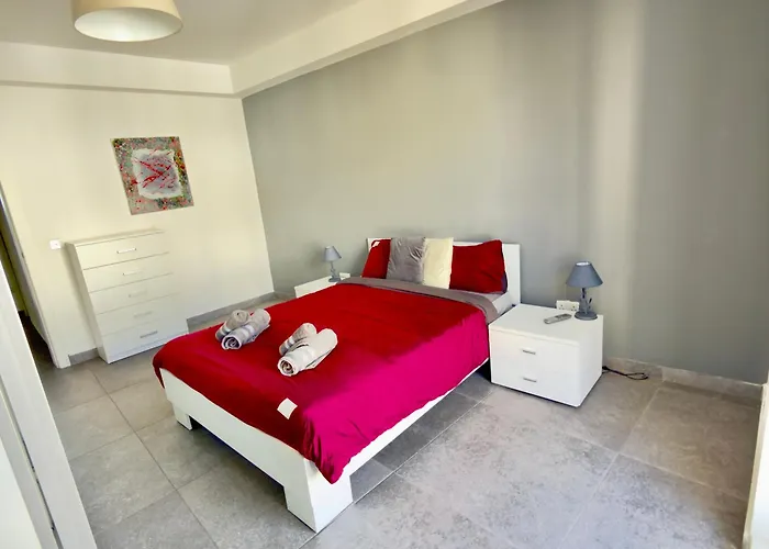 Apartament Seaview Apartment- Valletta Views - 8, 49 Tigne Point Mansions Sliema