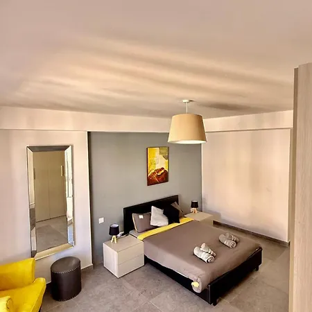 Seaview Apartment- Valletta Views - 8, 49 Tigne Point Mansions Appartamento Sliema